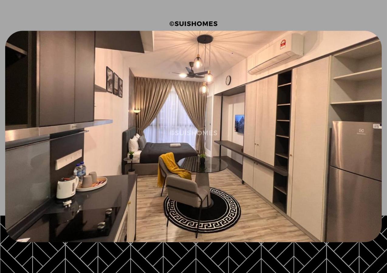 Aparthotel Millerz Square - Sky Pool & Gym - Free Parking, Wifi - - L