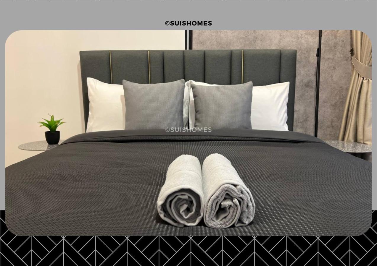 Aparthotel Millerz Square - Sky Pool & Gym - Free Parking, Wifi - - L